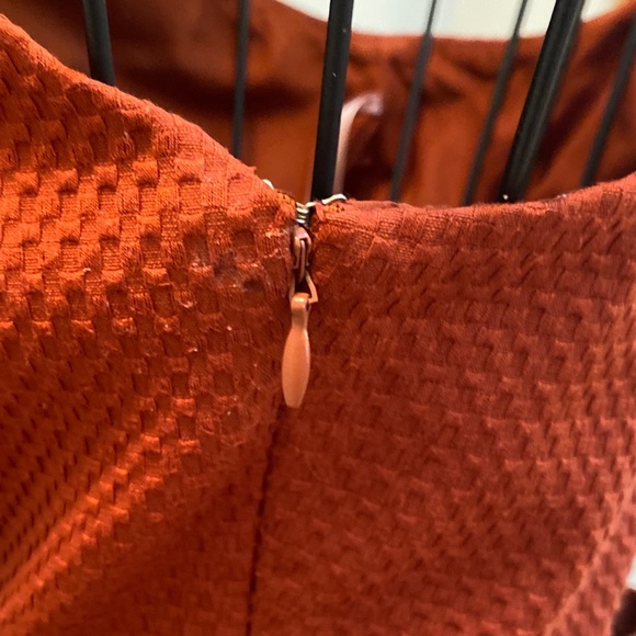 🍁 Forever 21 Contemporary 🍁 Burnt Orange Waffle Knit Bib Pleat Mini Dress Sz S - Picture 9 of 10